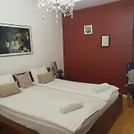 Brixton & * بودابست