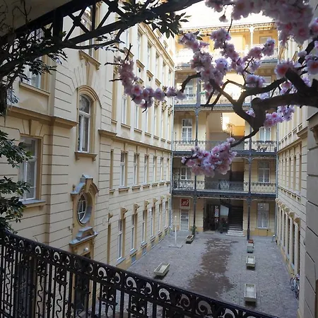 Elegancia Budapest