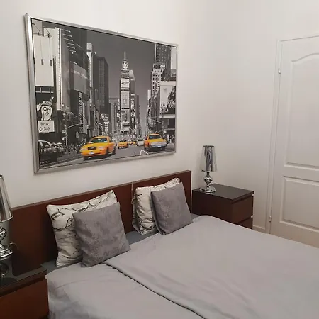 Brixton & بودابست